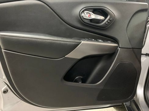 Certified 2020 Jeep Cherokee Limited AWD/4WD image 13
