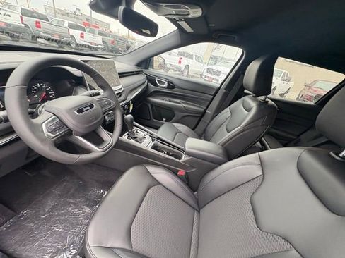 New 2026 Jeep Compass Latitude image 11