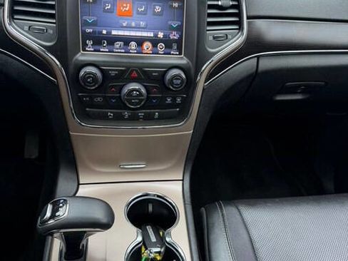 Used 2015 Jeep Grand Cherokee Limited w/ Luxury Group II image 38