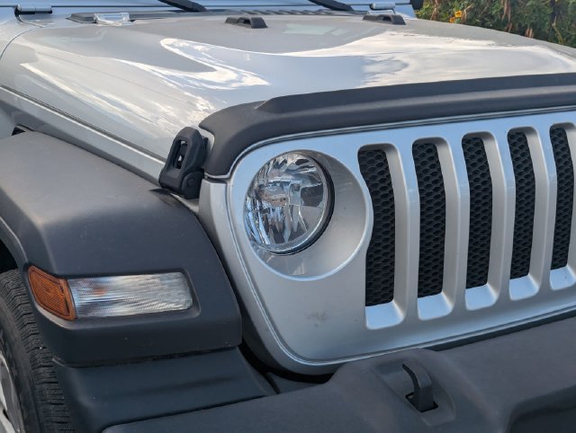 Used 2023 Jeep Wrangler Sport AWD/4WD image 4