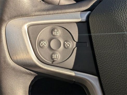 Used 2018 GMC Acadia SLT image 25