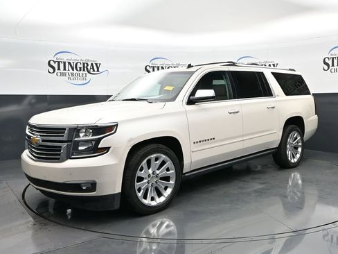 Used 2015 Chevrolet Suburban LTZ RWD image 3