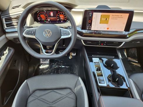 New 2026 Volkswagen Atlas Peak Edition AWD/4WD image 25