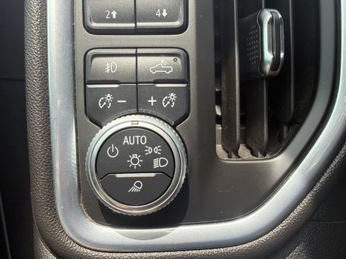 Used 2020 GMC Sierra 2500 AT4 w/ AT4 Premium Package AWD/4WD image 23