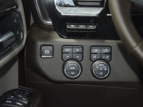 Used 2025 Chevrolet Silverado 1500 LTZ w/ LTZ Premium Package image 35