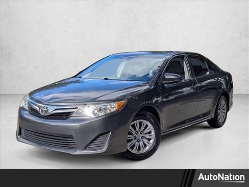 Used 2012 Toyota Camry LE image 1