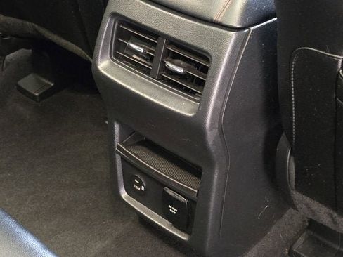 Used 2022 Ford Edge ST-Line w/ Class II Trailer Tow Package image 11