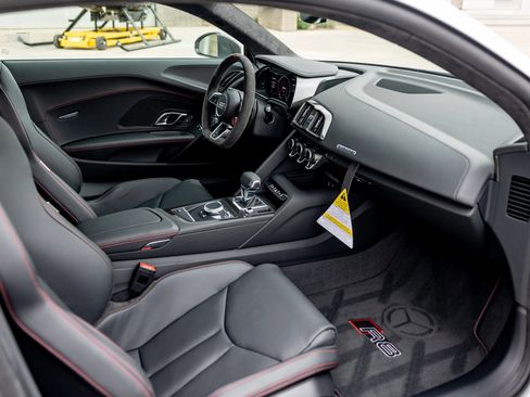 Used 2018 Audi R8 V10 plus AWD/4WD image 13