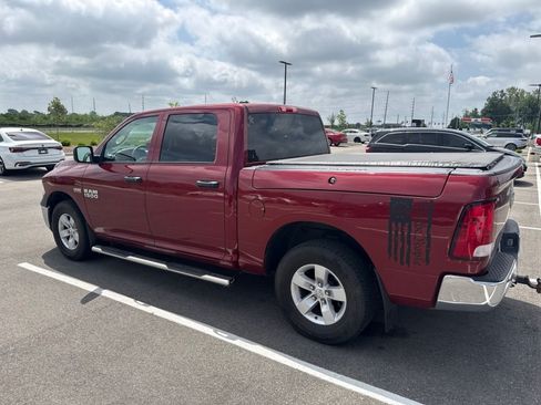 Used 2015 RAM 1500 4x4 Crew Cab w/ Exterior Appearance Group image 3