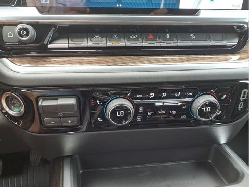 New 2026 Chevrolet Silverado 1500 LT Trail Boss w/ Convenience Package II AWD/4WD image 12
