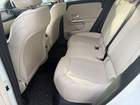 Used 2023 Mercedes-Benz GLA 250 4MATIC image 11