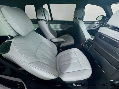 Used 2023 BMW X7 xDrive40i w/ M Sport Package image 30