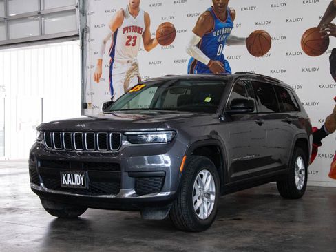 Used 2023 Jeep Grand Cherokee L Laredo RWD image 20