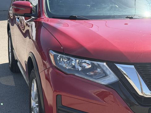 Used 2017 Nissan Rogue SV AWD/4WD image 23