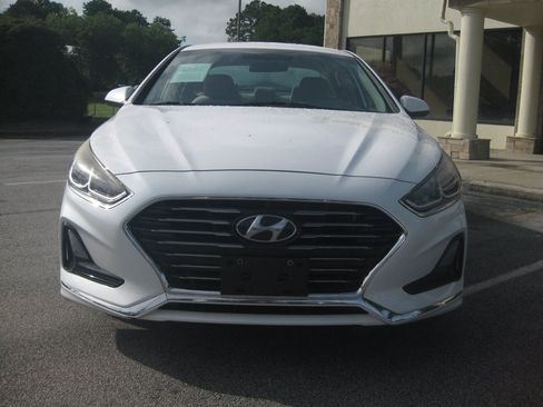 Used 2018 Hyundai Sonata SE FWD image 3