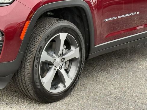 New 2024 Jeep Grand Cherokee Limited 4xe image 9