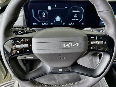 New 2027 Kia Carnival SX Prestige FWD image 13