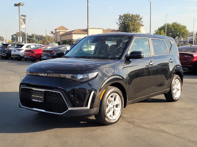 Used 2025 Kia Soul LX w/ LX Technology Package FWD image 9