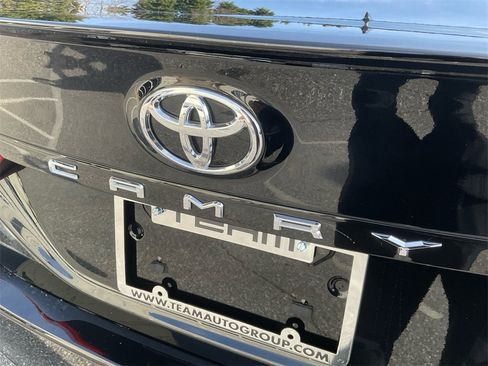 Used 2024 Toyota Camry SE image 33