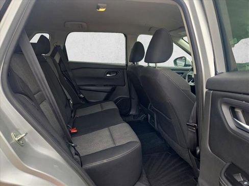 Used 2024 Nissan Rogue SV FWD image 19