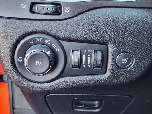 Used 2021 Jeep Cherokee Trailhawk w/ Sun, Sound & Nav Group image 26