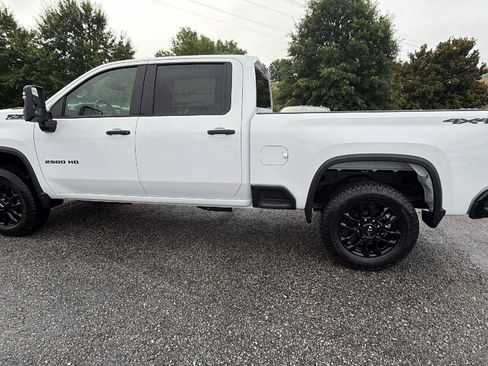 New 2026 Chevrolet Silverado 2500 Custom w/ Custom Value Package AWD/4WD image 10