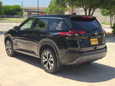 Used 2023 Nissan Rogue SV FWD image 5