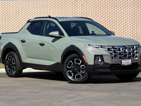 Used 2022 Hyundai Santa Cruz SEL w/ Activity Package FWD image 2