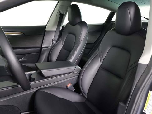 Used 2023 Tesla Model 3 Standard Range image 31