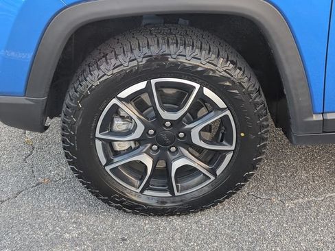 Used 2024 Jeep Compass Trailhawk AWD/4WD image 13
