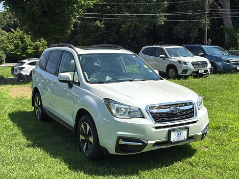 Used 2017 Subaru Forester 2.5i Premium w/ All-Weather Package AWD/4WD image 3