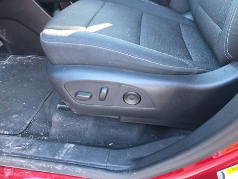 Used 2024 Chevrolet Traverse LT w/ Midnight/Sport Edition image 4