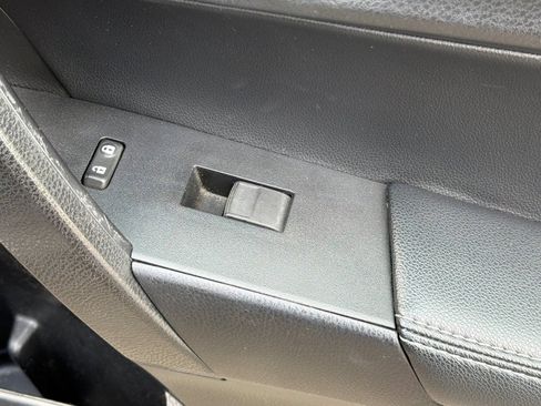 Used 2018 Toyota Corolla SE w/ SE Premium Package FWD image 21