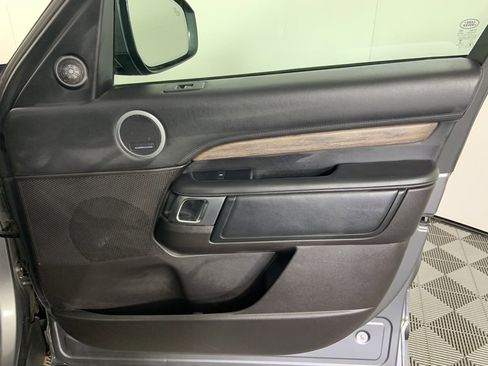 Used 2017 Land Rover Discovery HSE Luxury image 27