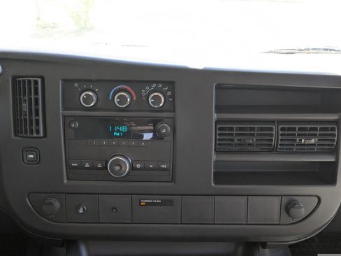 Used 2014 Chevrolet Express 1500 RWD image 16