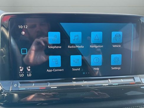 Used 2024 Volkswagen Atlas SE image 18