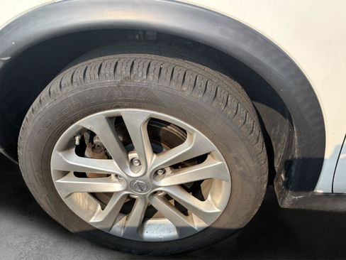 Used 2014 Nissan Juke SL AWD/4WD image 10
