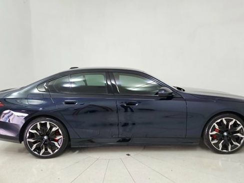 Used 2026 BMW 550e xDrive image 6