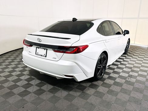 Used 2025 Toyota Camry XSE FWD image 3