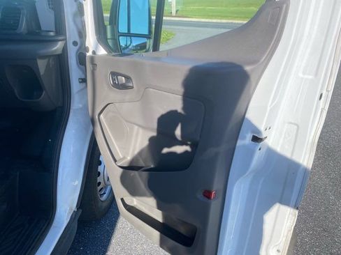 Used 2023 Ford Transit 250 Medium Roof AWD image 17