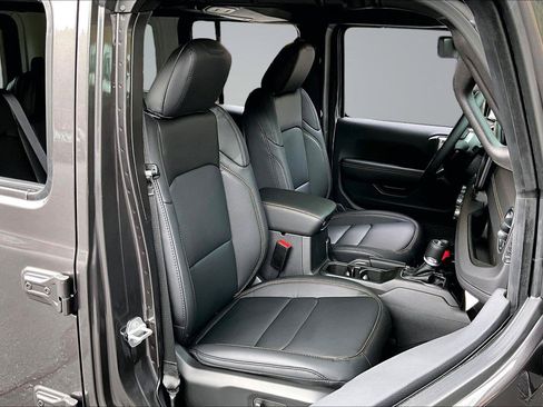 New 2026 Jeep Wrangler Unlimited Sahara AWD/4WD image 9