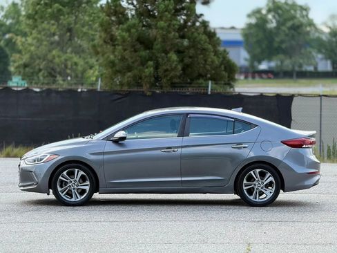 Used 2017 Hyundai Elantra Limited FWD image 8