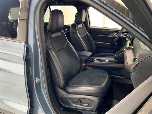 Used 2025 Ford Explorer ST image 16