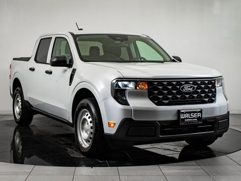 Used 2025 Ford Maverick XL image 12