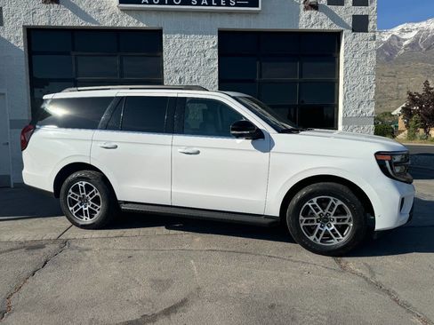 Used 2025 Ford Expedition Active AWD/4WD image 5
