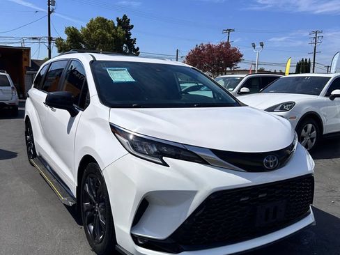Used 2023 Toyota Sienna XSE w/ XSE Plus Package FWD image 1