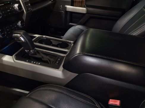 Used 2019 Ford F150 Lariat w/ Equipment Group 502A Luxury image 26