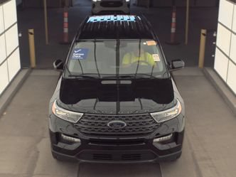 Used 2024 Ford Explorer XLT w/ Equipment Group 202A AWD/4WD image 2