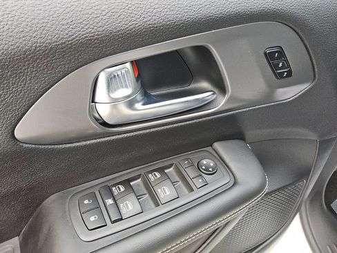 New 2026 Chrysler Pacifica Select image 18