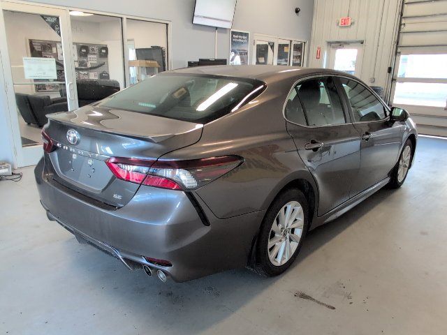 Used 2024 Toyota Camry SE FWD image 5